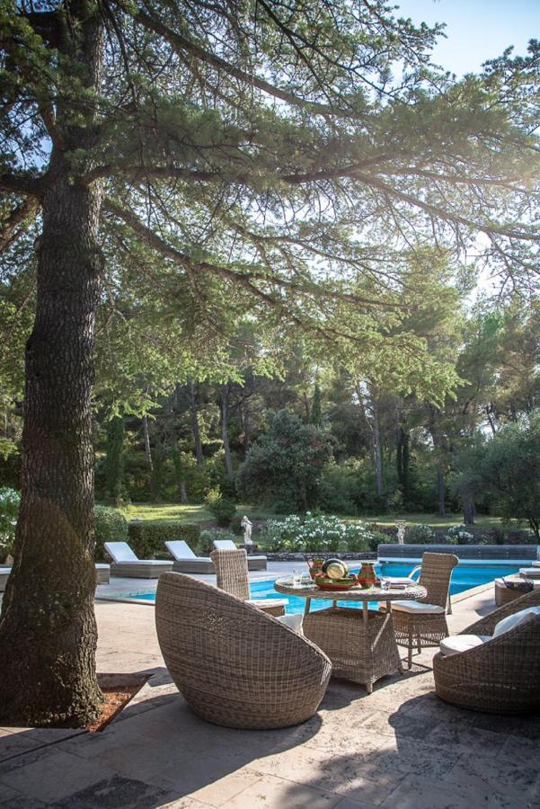 Domaine De La Tourelle Orgon ภายนอก รูปภาพ