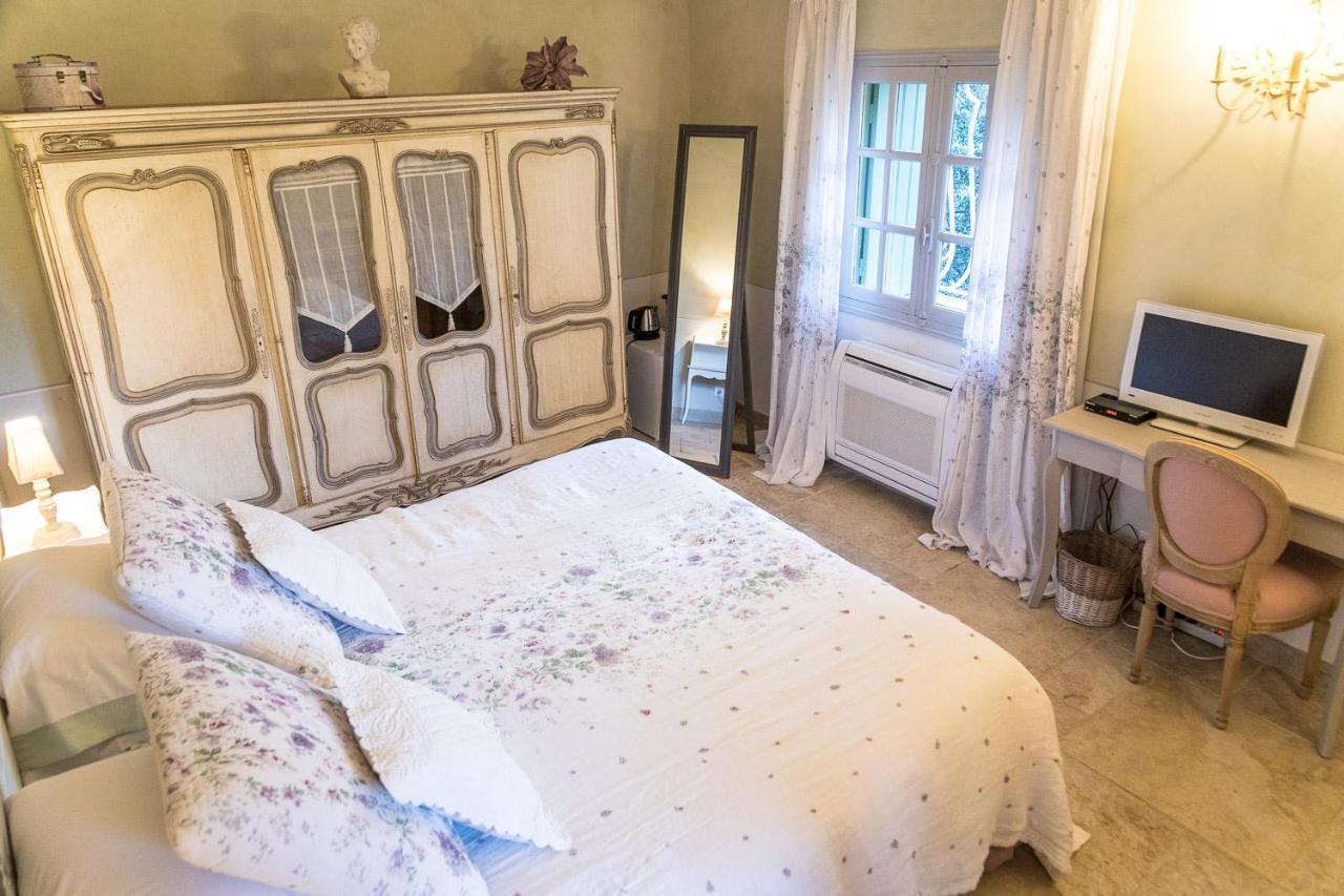 Domaine De La Tourelle Orgon ภายนอก รูปภาพ